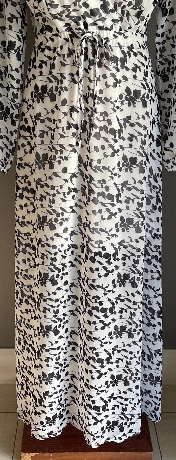 REVERSE Maxi Dress White Black Floral Print Long Sleeve Drawstring Waist M 10