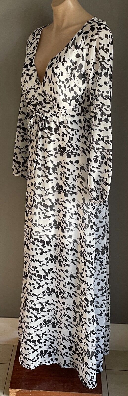 REVERSE Maxi Dress White Black Floral Print Long Sleeve Drawstring Waist M 10