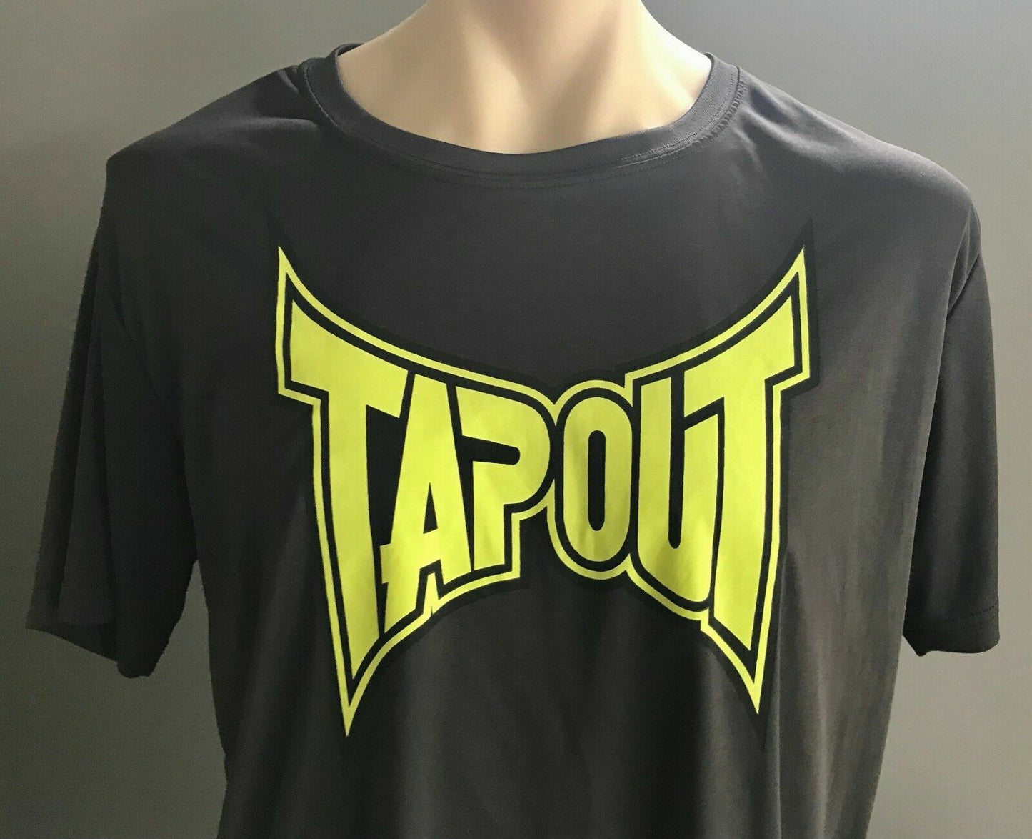 Mens T-Shirt XL TAPOUT Short Sleeve Grey & Neon Logo Graphics Crew Neck Tee NEW