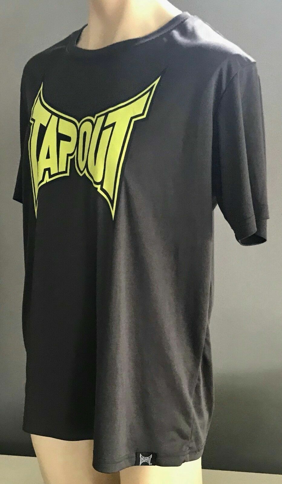 Mens T-Shirt XL TAPOUT Short Sleeve Grey & Neon Logo Graphics Crew Neck Tee NEW