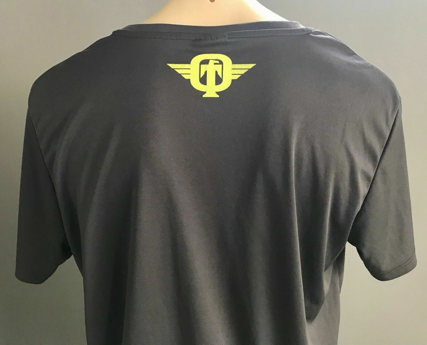 Mens T-Shirt XL TAPOUT Short Sleeve Grey & Neon Logo Graphics Crew Neck Tee NEW