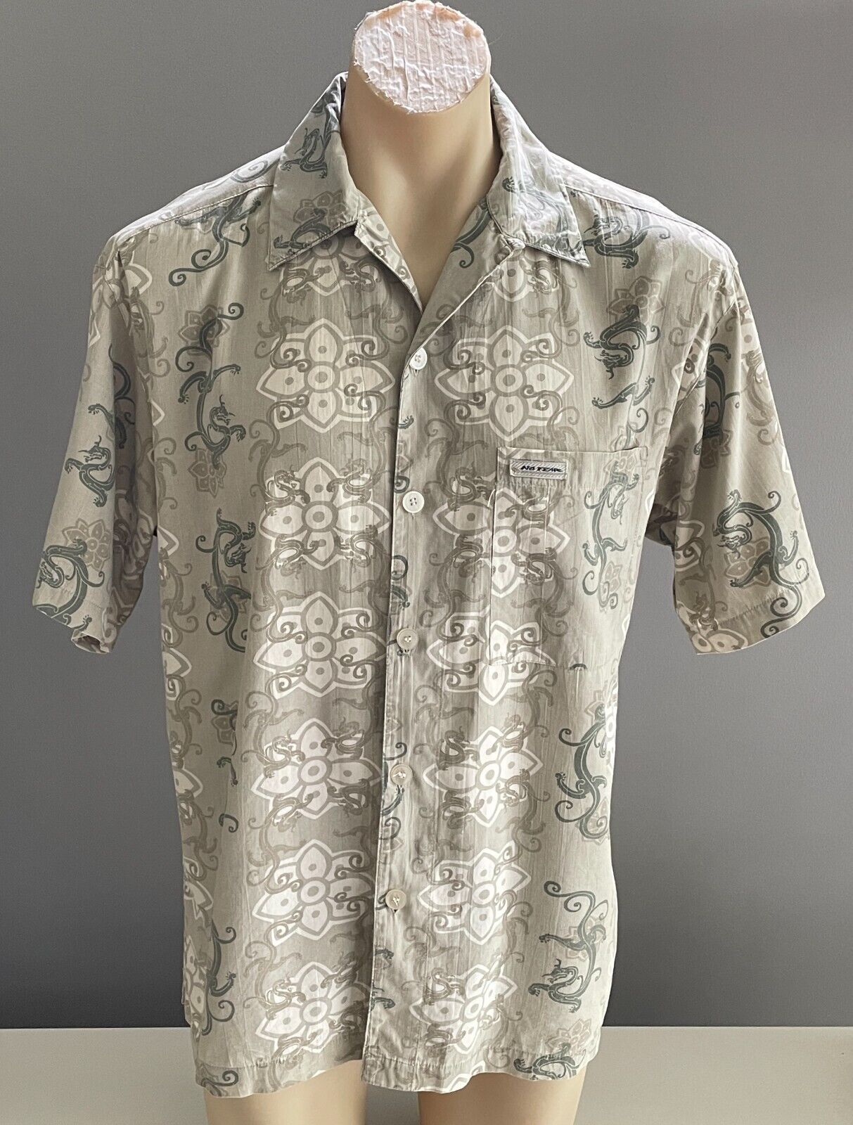 NO FEAR Shirt Button Short Sleeve Beige Taupe Off White Grey Dragon Mens Size S