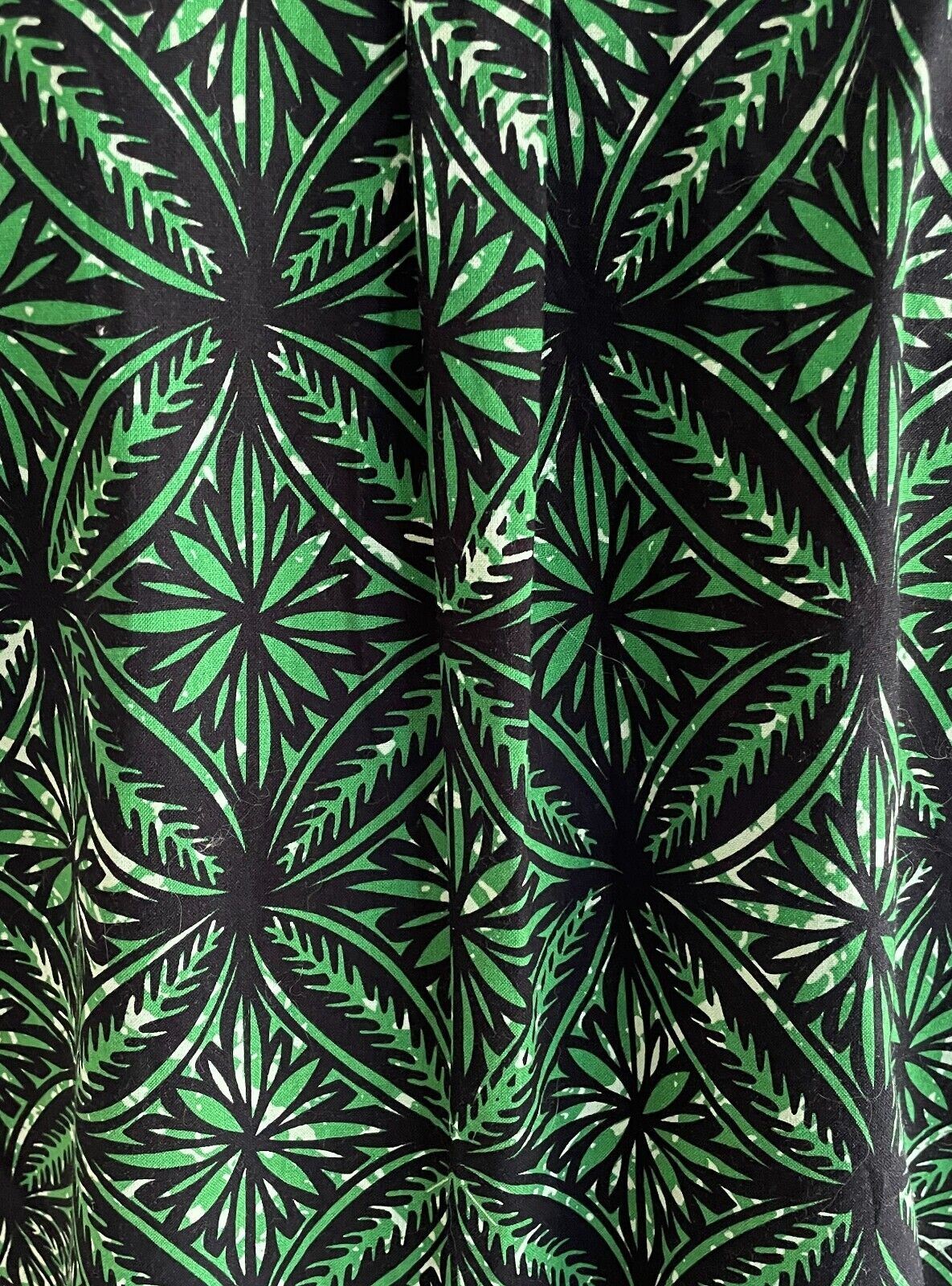 AISOKULA FIJI Cotton Shirt Green & Black Bold Tropical Print Size L 118cm Chest