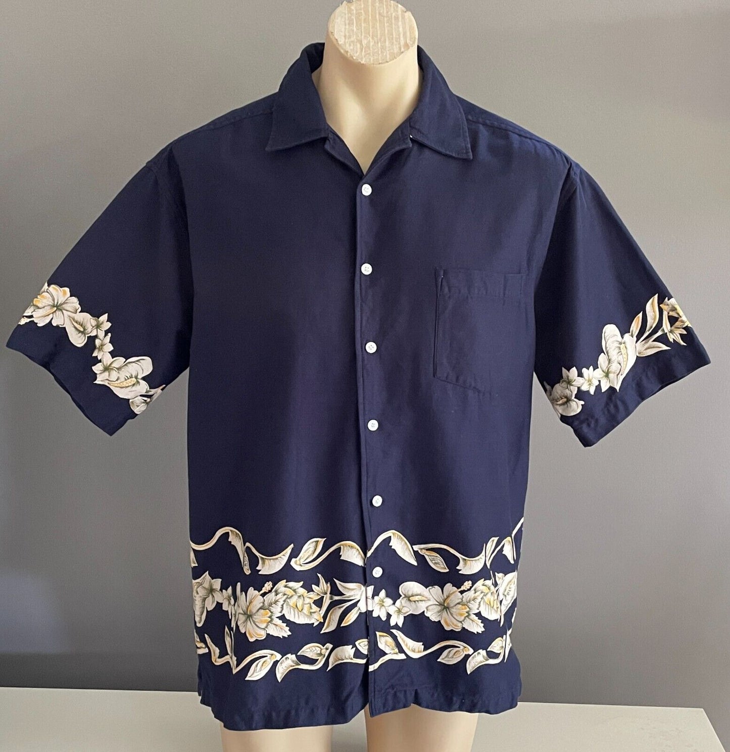 Mens ROAR Hawaiian Shirt Short Sleeve Navy & Tropical Floral Size L Cotton 120cm