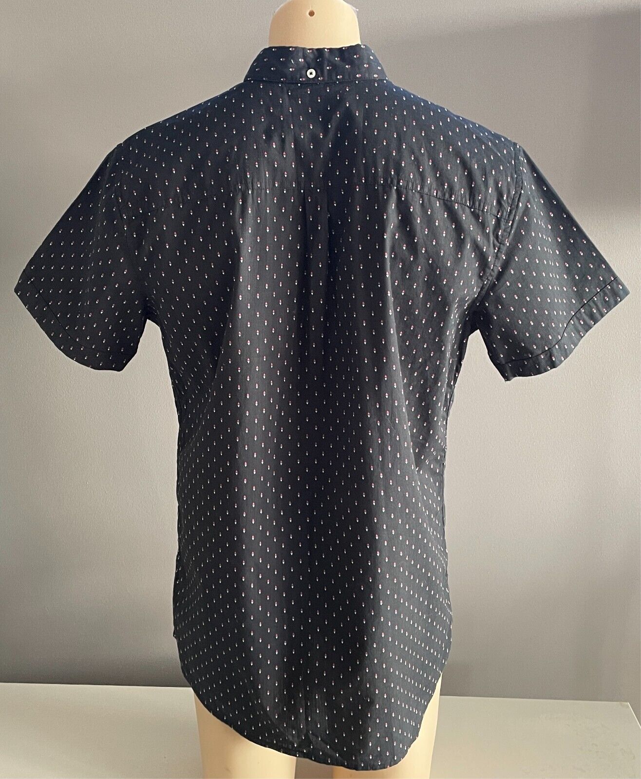 Mens RIP CURL Black Shirt Maroon Blue Button Down Collar Size L 112cm Chest NEW