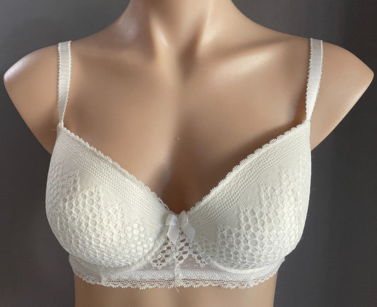 MIS/ Bra 10D White Cut Out Lace Moulded Cups Adjustable Straps Underwire 32D NEW