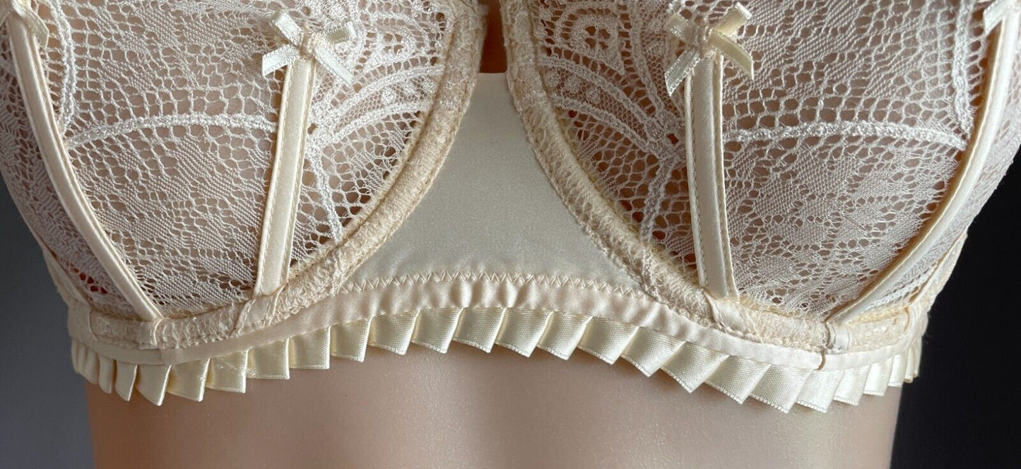 SIMONE PERELE "Adelaide"  Bra 10B Underwire Lace Bra Cream Demi Satin Frill 10 B