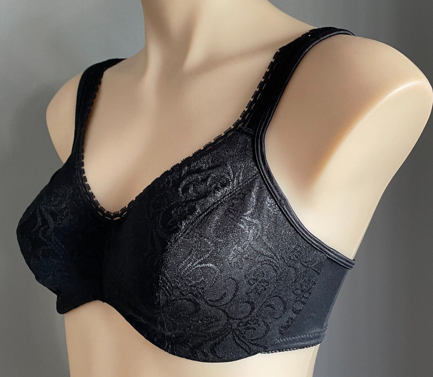 Bra 10D Black Jacquard Fabric Decorative Trim Minimiser Underwire Size 10 D NEW