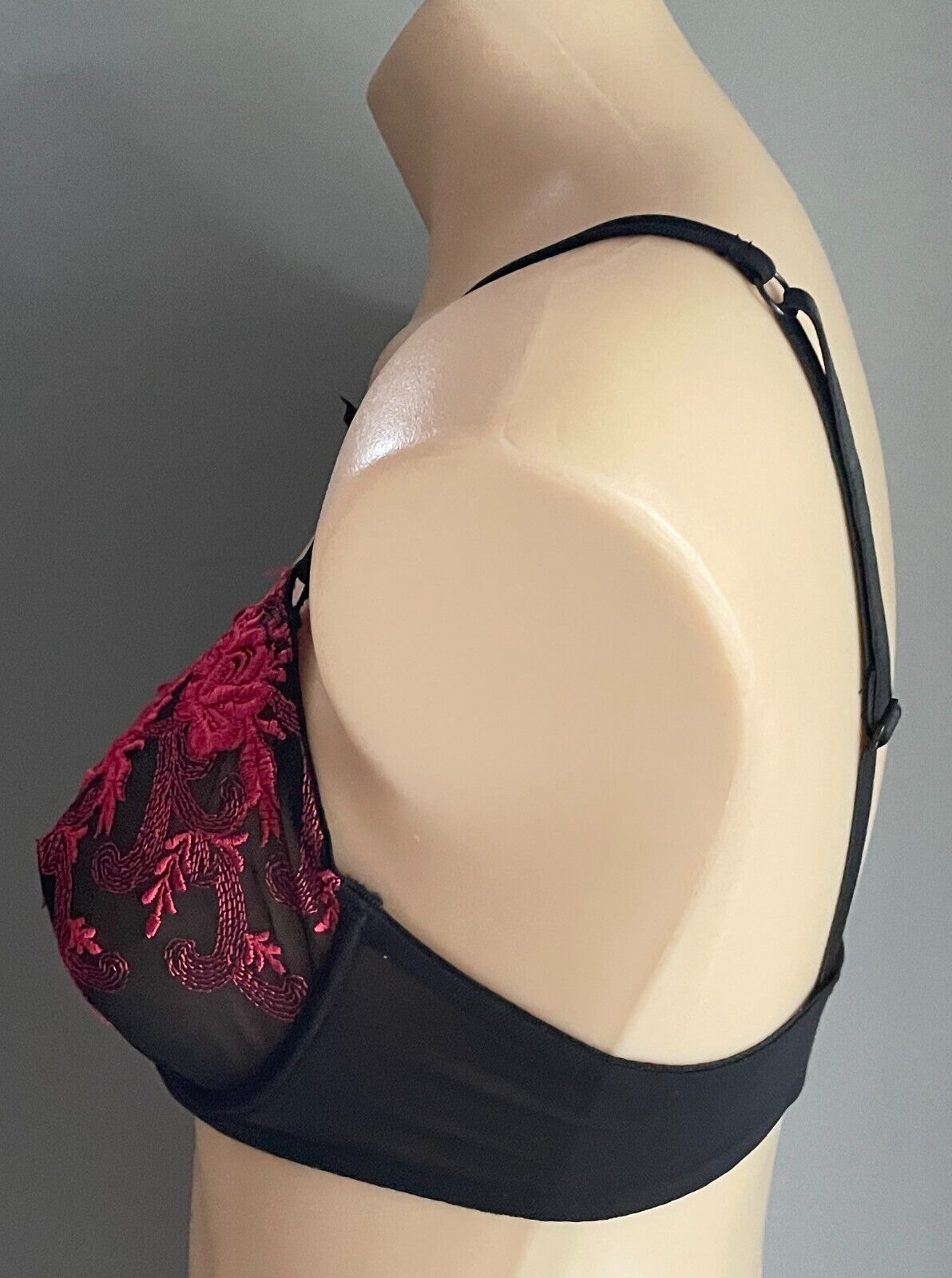 GALA BRAS Bra 10C Black Net & Red Embroidered Trim Underwire Balconette 10 C