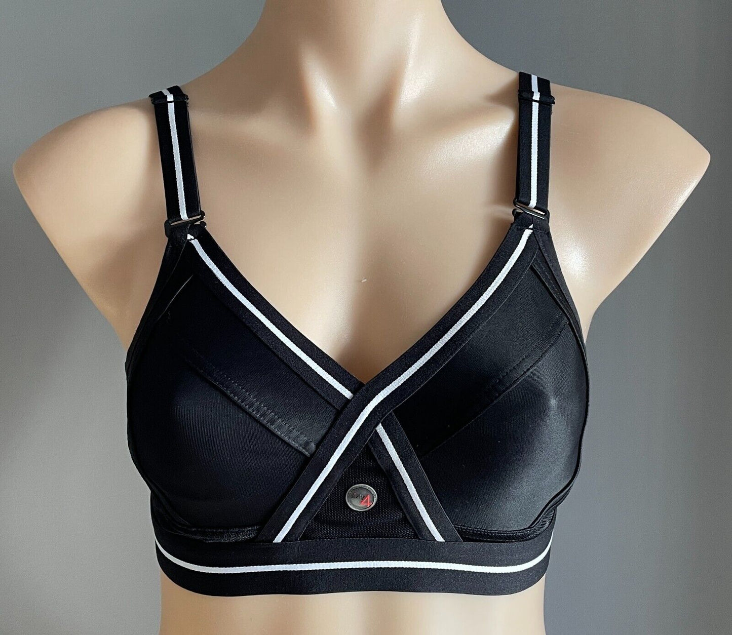 SIXTY4 Black and White Trim "Freedom" Wire Free Adjust Sports Bra Size 8 C 10
