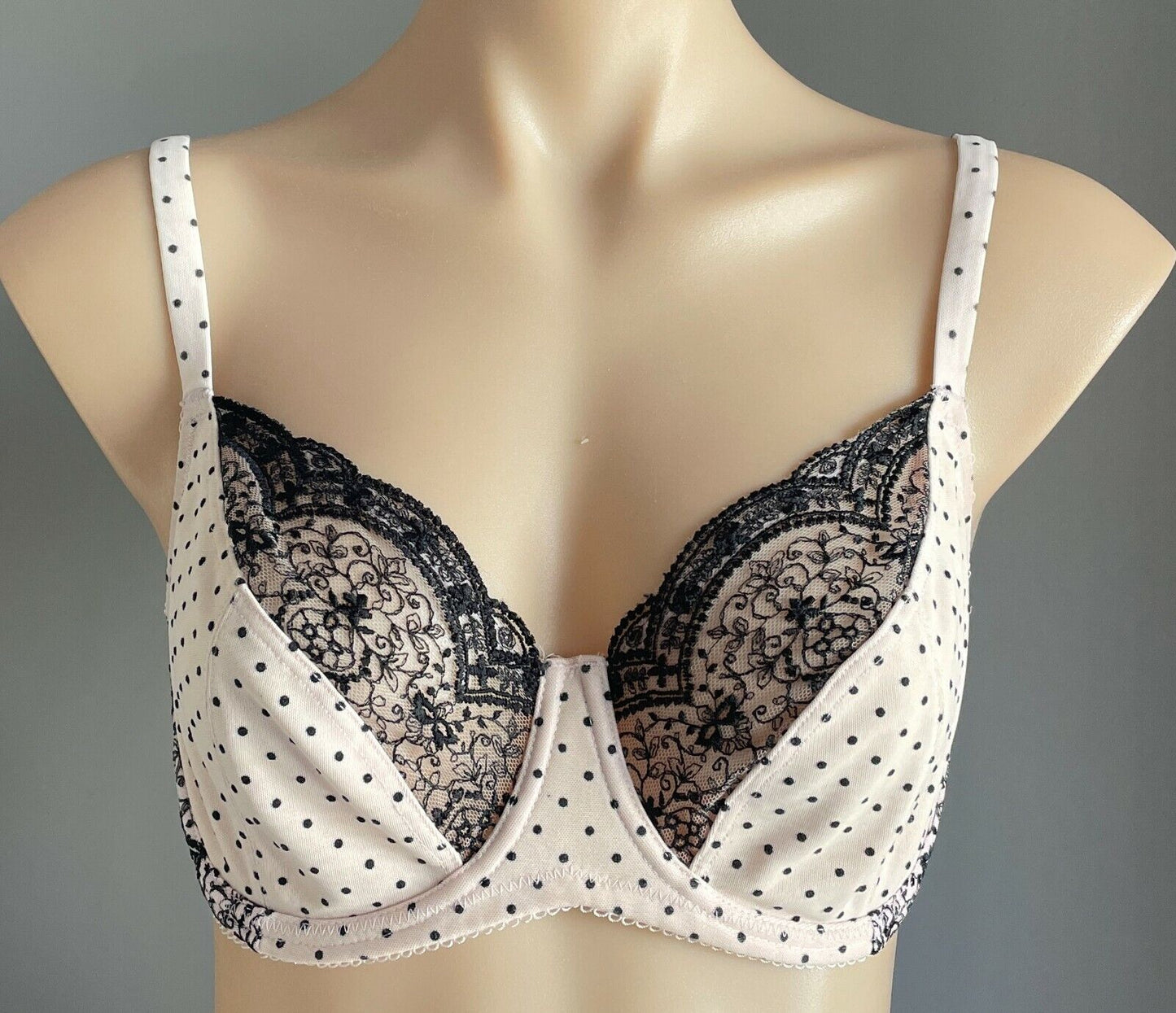 TRIUMPH Bra 10E Underwire Light Pink Black Polka Dot Black Lace Lingerie 10 E