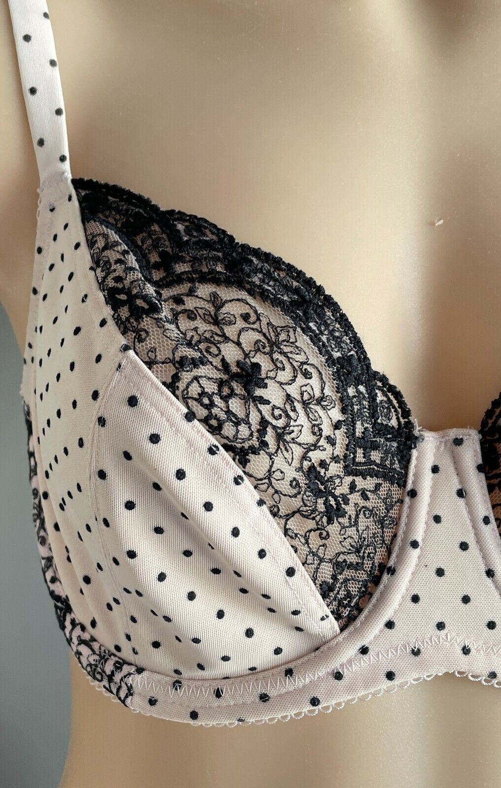 TRIUMPH Bra 10E Underwire Light Pink Black Polka Dot Black Lace Lingerie 10 E