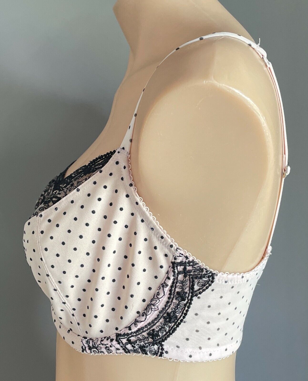 TRIUMPH Bra 10E Underwire Light Pink Black Polka Dot Black Lace Lingerie 10 E