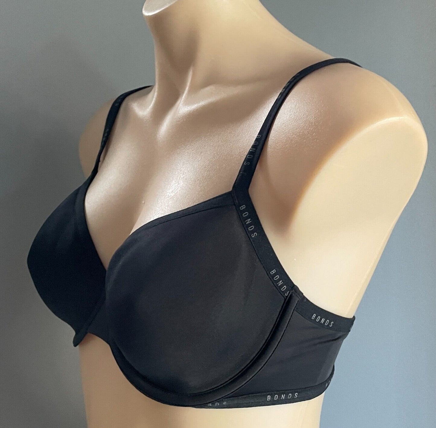 BONDS Bra 14C Black Underwire T-Shirt Logo Band Adjustable Straps Size 14 C