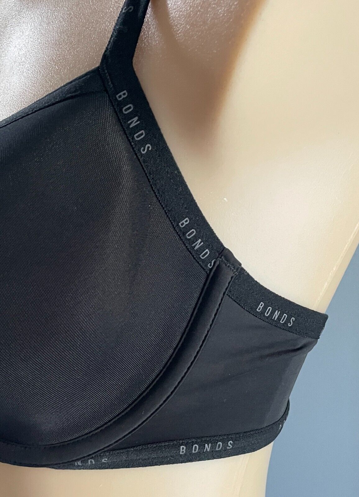 BONDS Bra 14C Black Underwire T-Shirt Logo Band Adjustable Straps Size 14 C