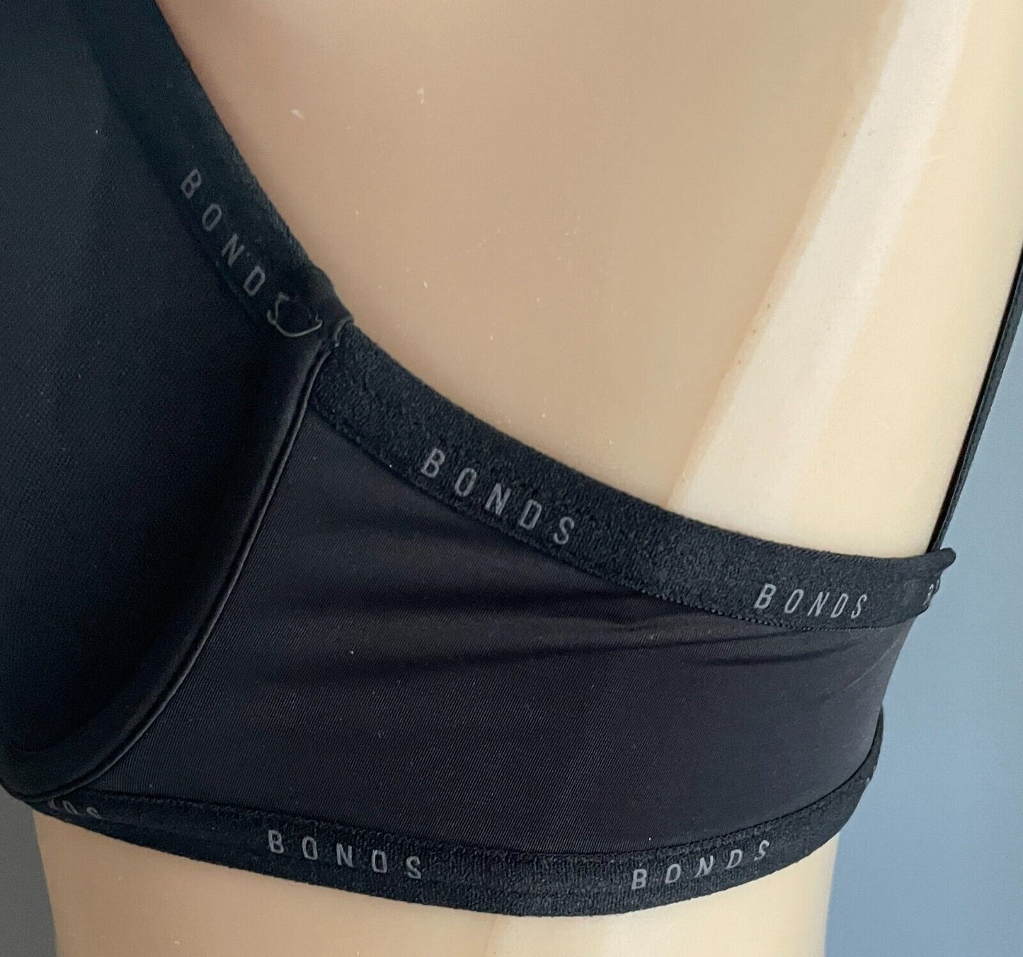 BONDS Bra 14C Black Underwire T-Shirt Logo Band Adjustable Straps Size 14 C