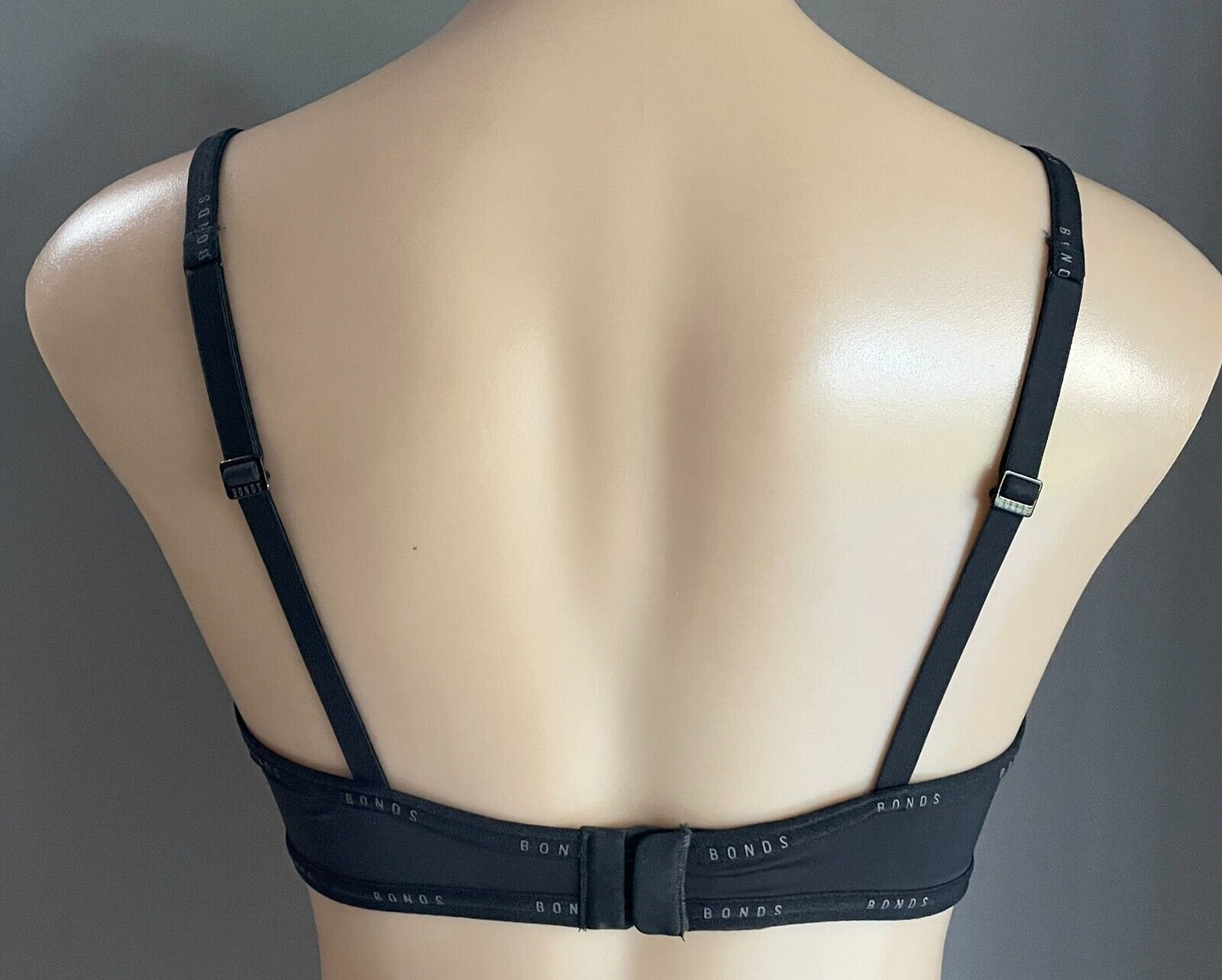 BONDS Bra 14C Black Underwire T-Shirt Logo Band Adjustable Straps Size 14 C