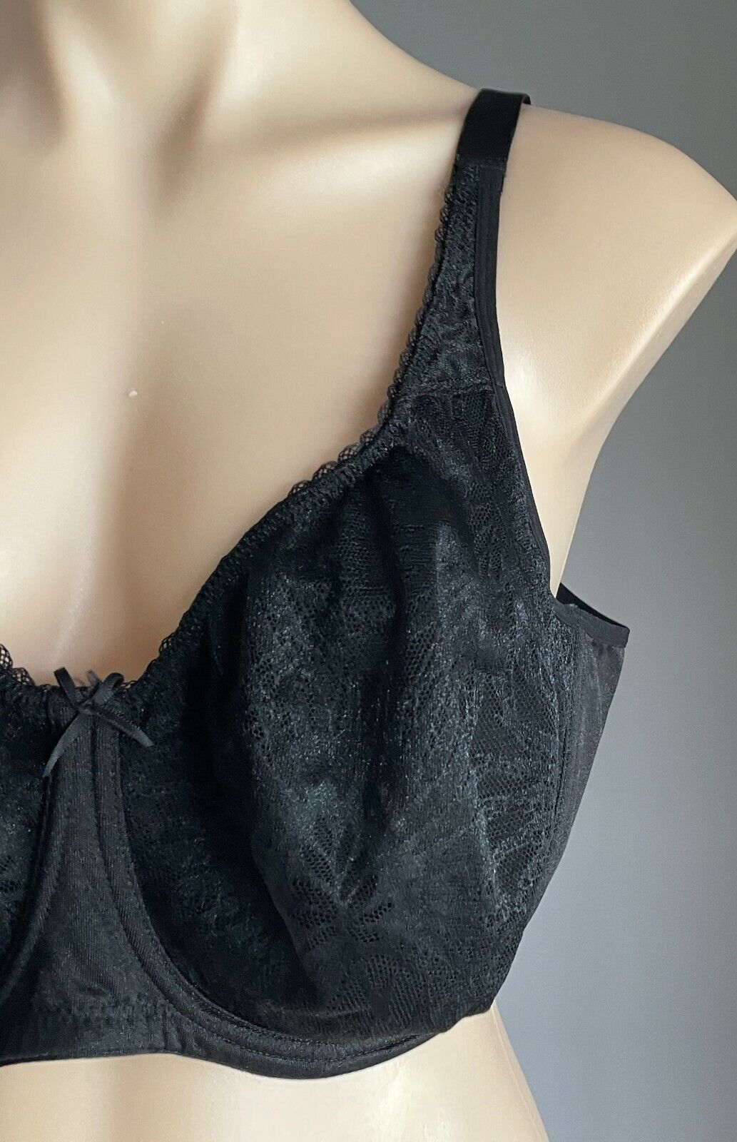 FORMFIT Triumph Bra 20DD Underwire Black Jacquard Print Delicate Minimiser 20 DD