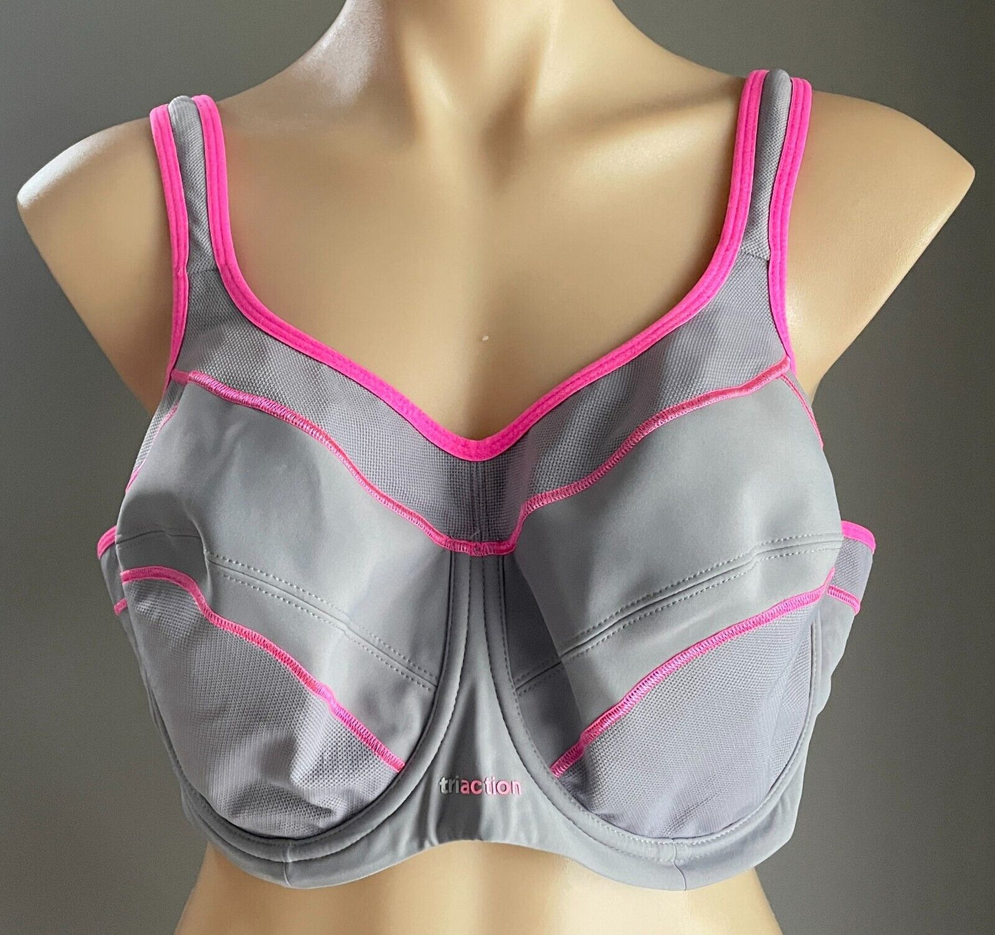 TRIUMPH Bra 22D  "Triaction" Sports Grey & Pink Trim Performance Underwire 22 D