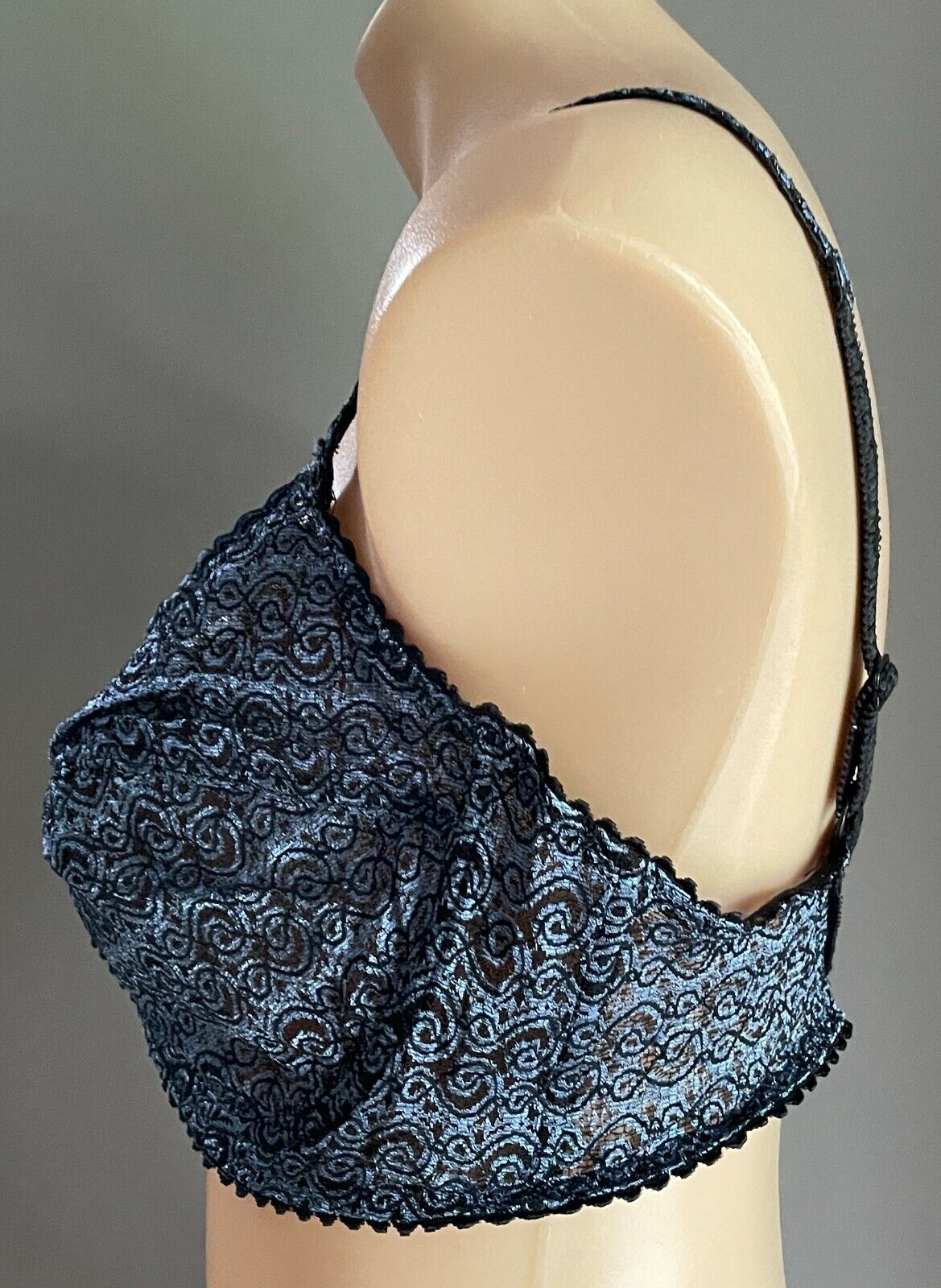 INTIMO Bra 38D Underwire Blue & Black Lace Bra Adjustable Straps Ladies 38 D 16D
