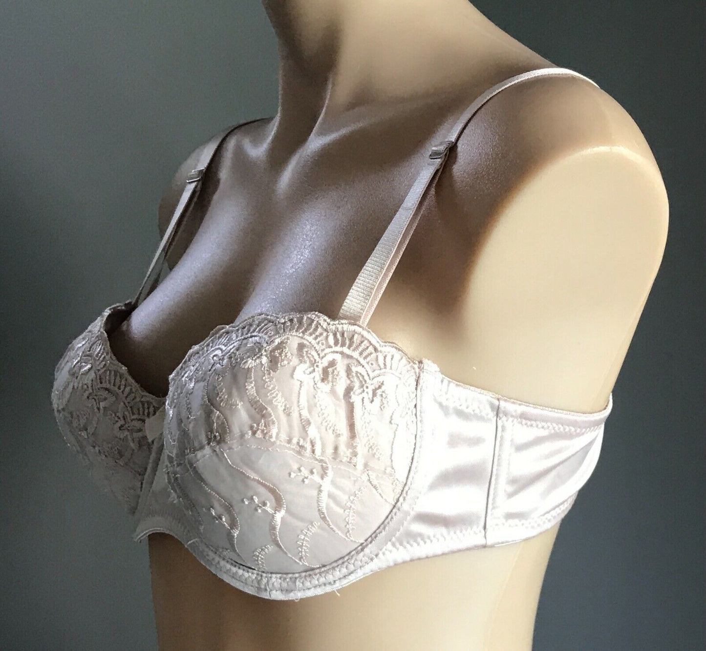 JC Bra 16D Pushup Bra Champagne Colour Lace Underwire Lingerie 16 D 38D