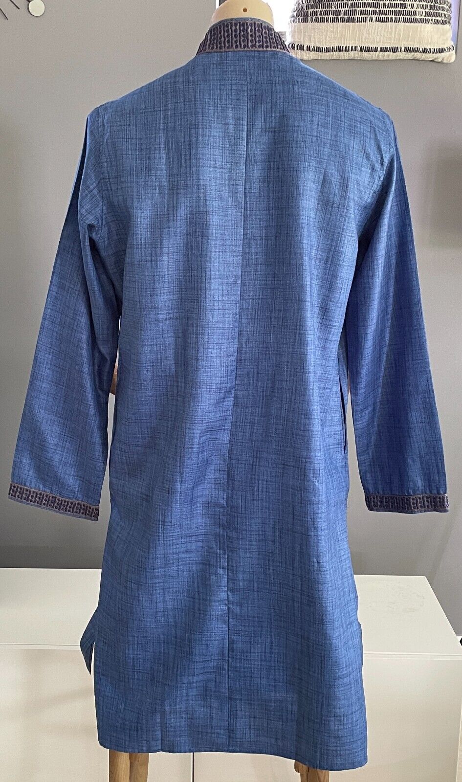 Mens AARONG Panjabi Blue Silk Long Sleeve Button Front Embroidery Beaded Size 44