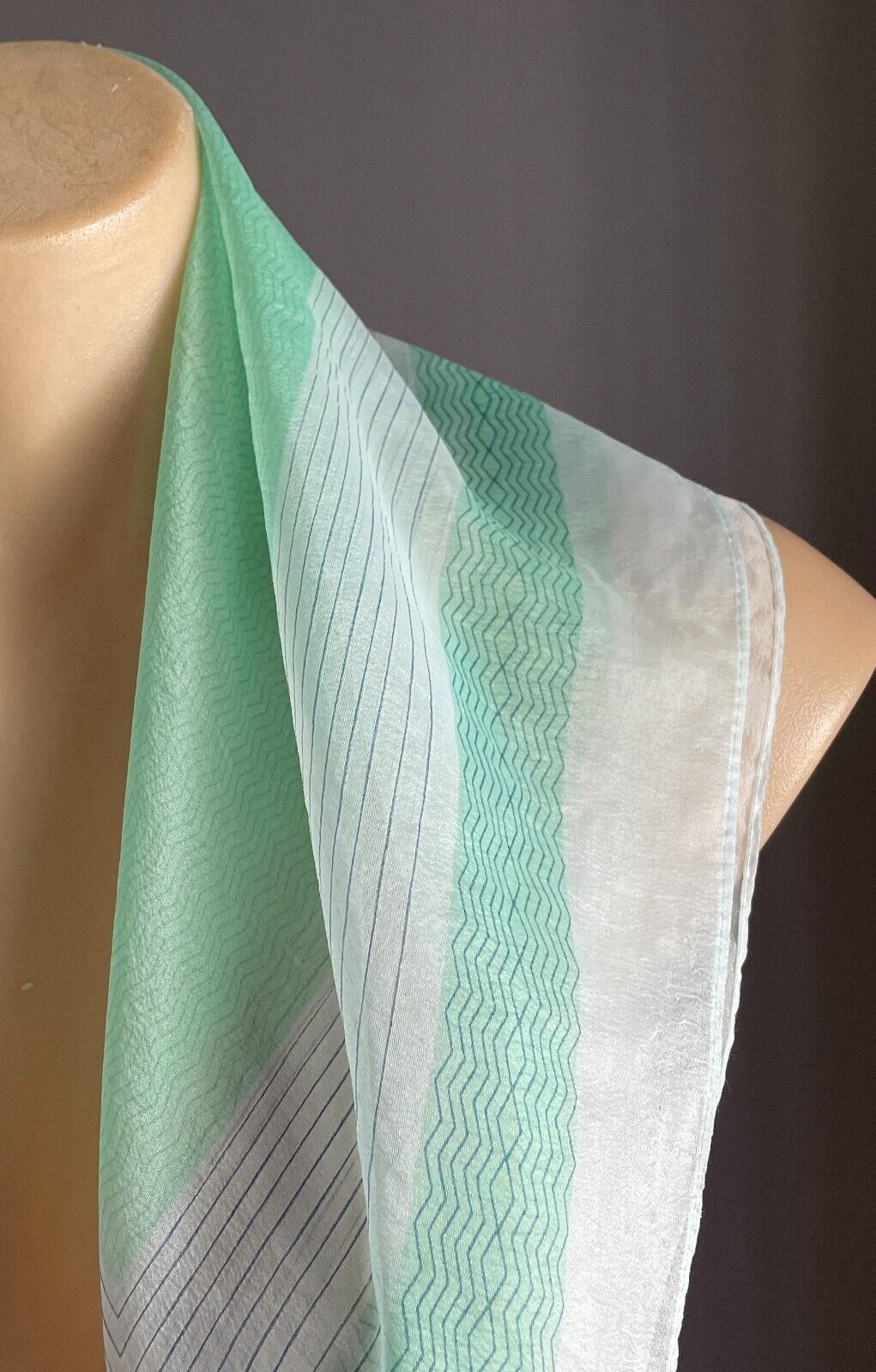 65x66cm Square NECK SCARF Green Geo Print Border Semi Sheer Nylon Stunning!