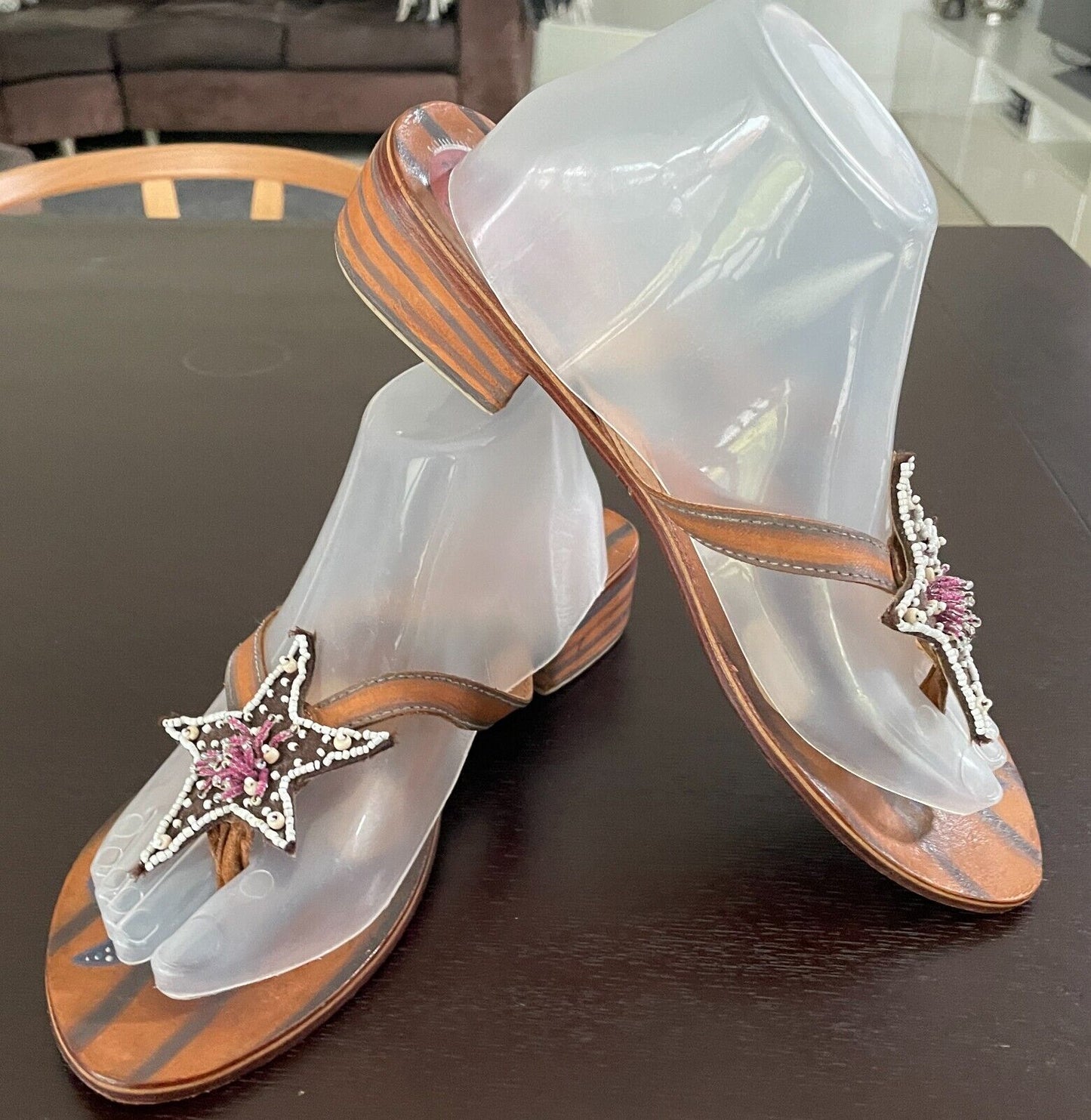 Tan Leather Slip On Sandals Small Heel w Bead Trim Star Motif Shoes Size 10
