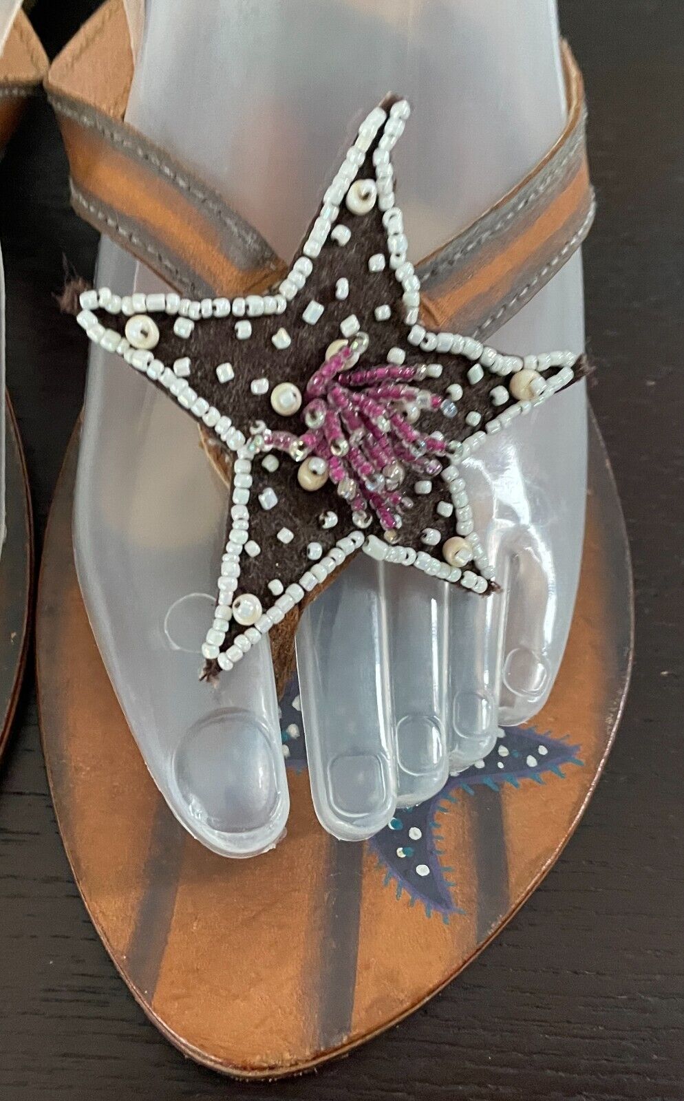 Tan Leather Slip On Sandals Small Heel w Bead Trim Star Motif Shoes Size 10