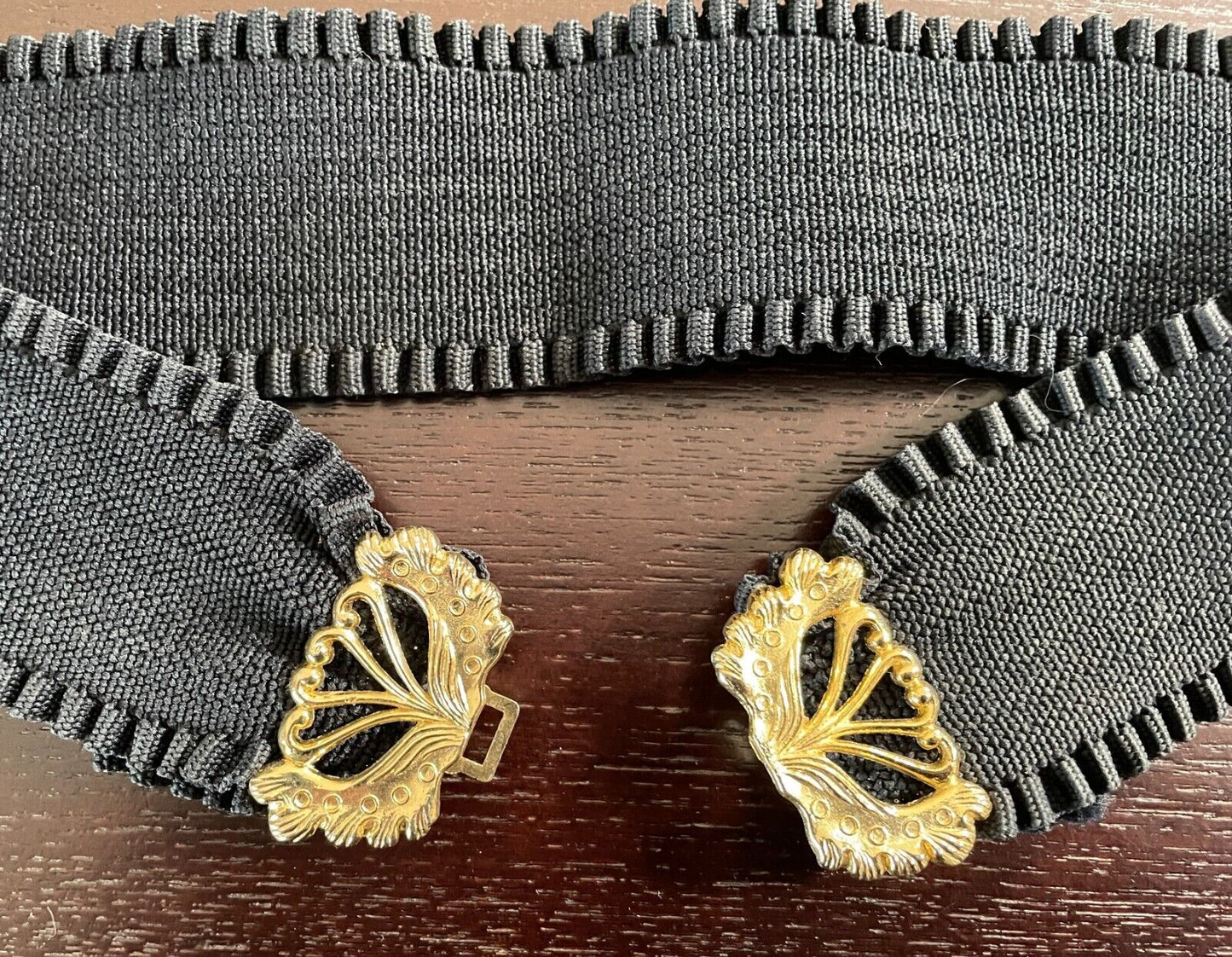 Ladies Belt Elastic Wide Black Ruffle Gold Interlocking Buckle Sz 12  14