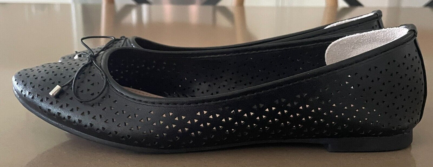 COURT COUTURE "Hadassa" Ballet Flats Black Cut Out Pleather PU Shoes Size 37
