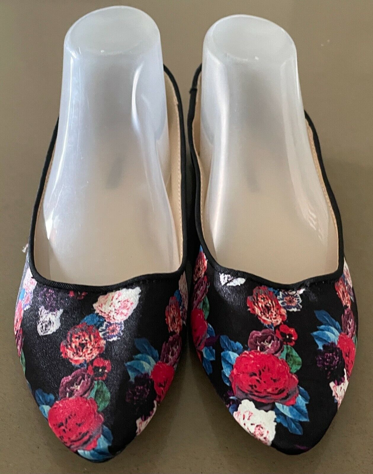 GIRL XPRESS Ballet Flats Black Floral Fabric Pointed Low Cut Shoes Size 8 NEW