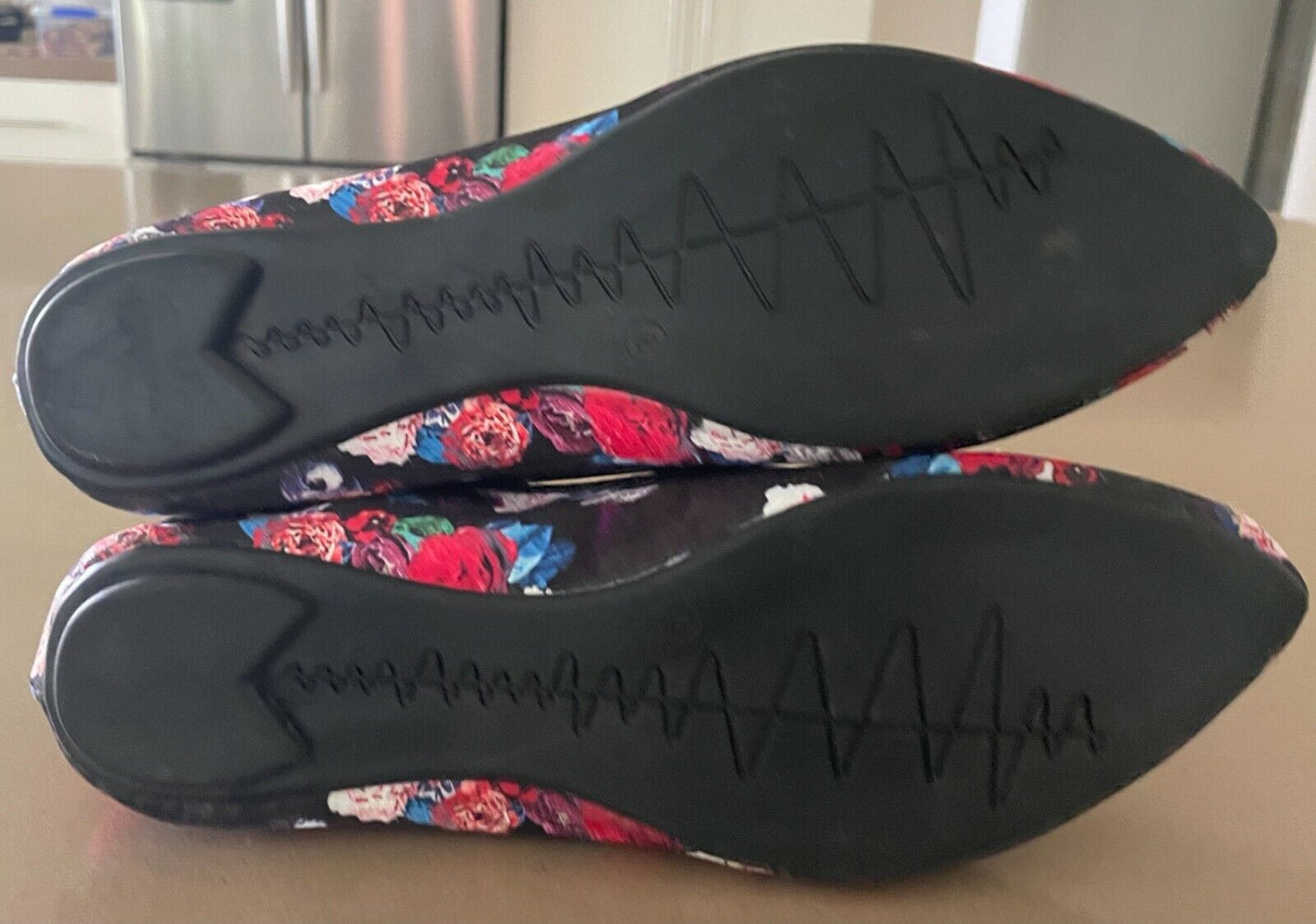 GIRL XPRESS Ballet Flats Black Floral Fabric Pointed Low Cut Shoes Size 8 NEW