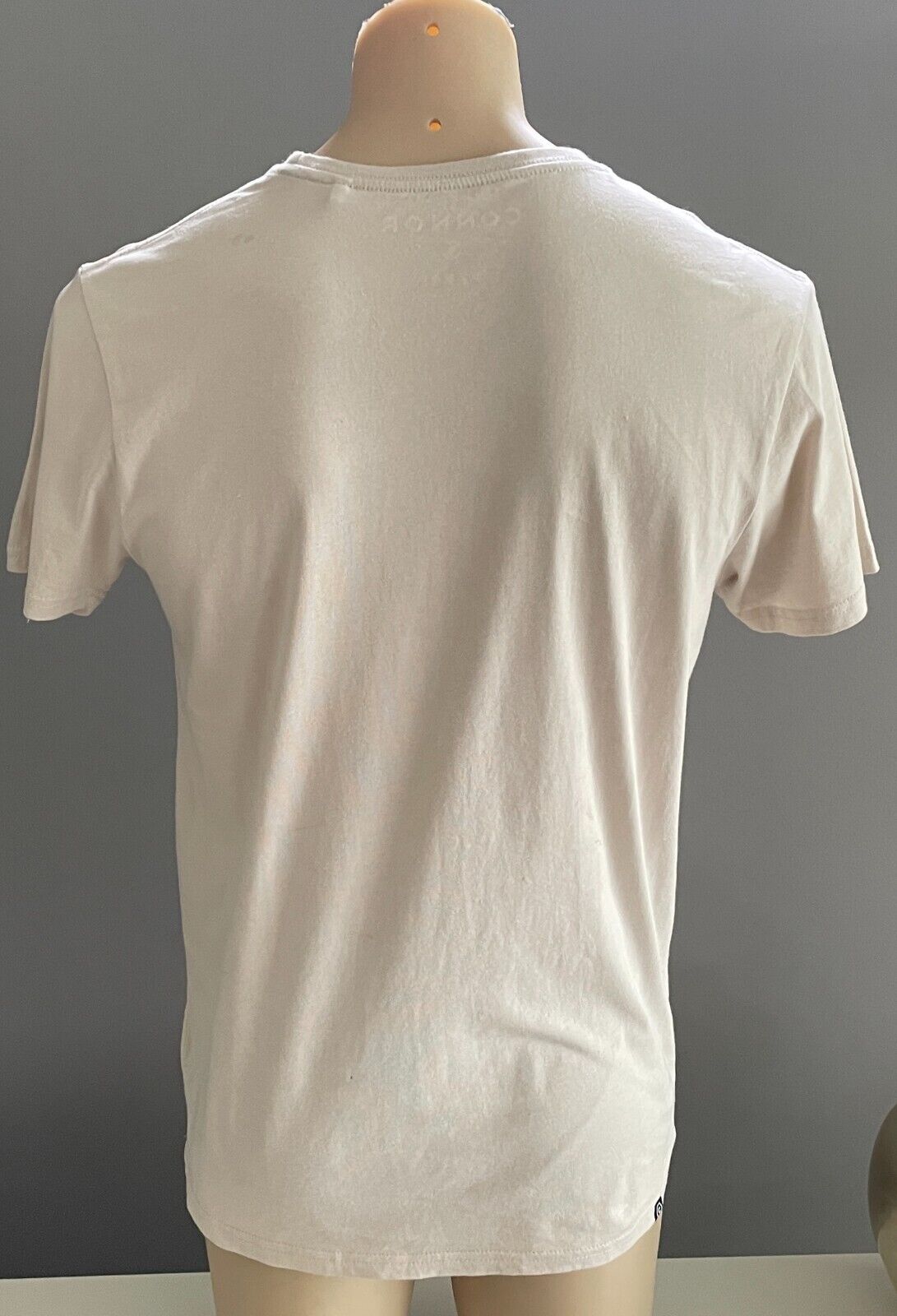 CONNOR "Momentum" T-Shirt Stone Colour Front Print  Short Sleeve Top Mens Size M