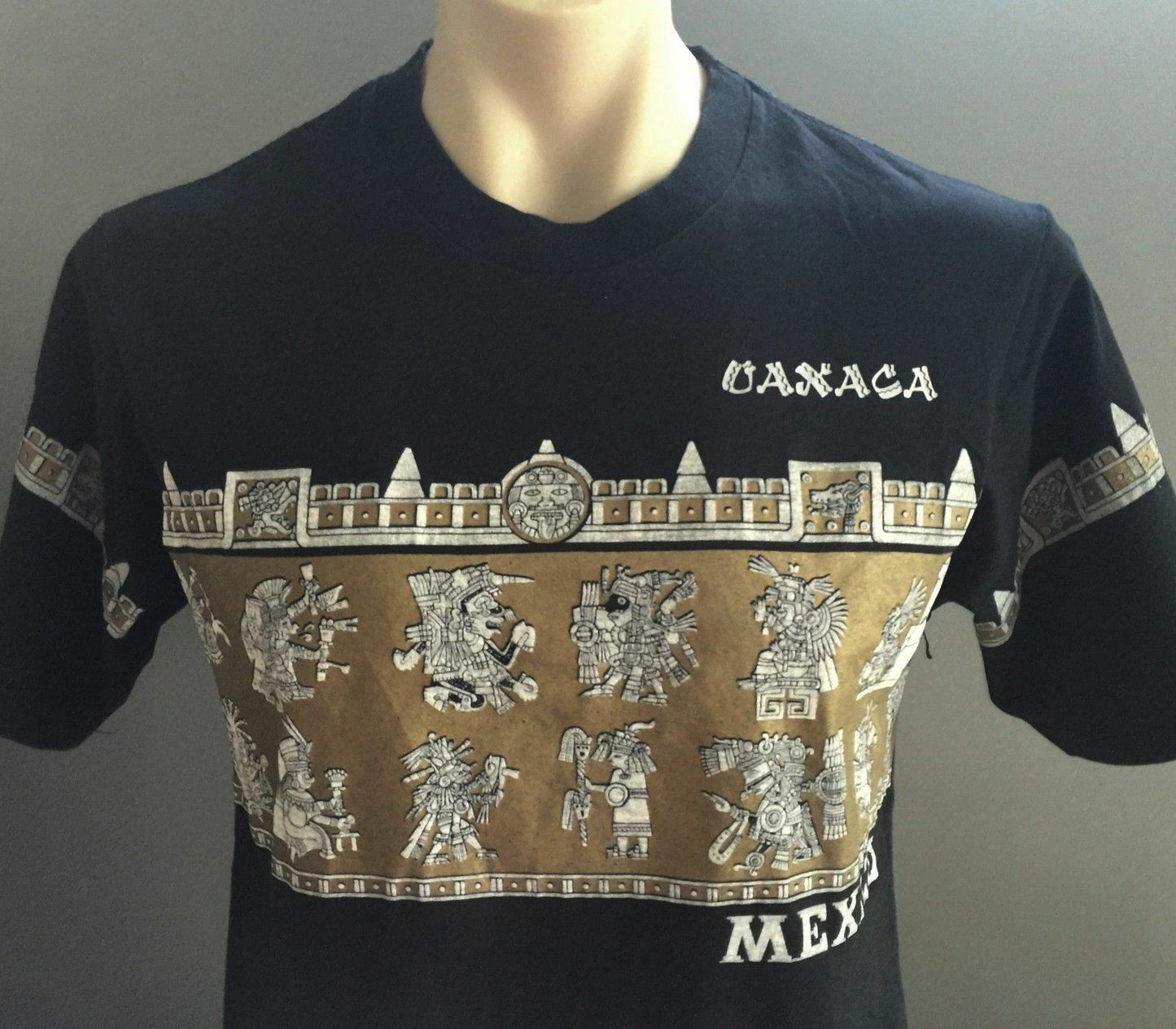 Mens T-Shirt UAXACA MEXICO Black & GoId Aztec Print  Souvenir Tee Size M NEW