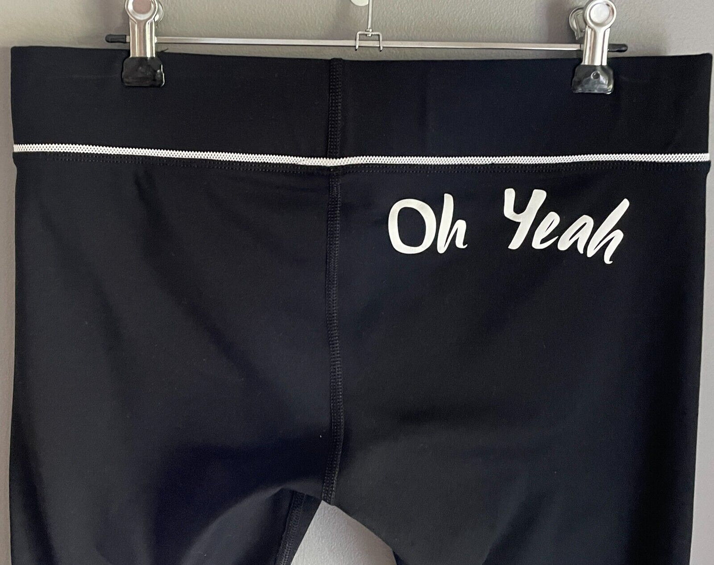 LORNA JANE Oh Yeah Leggings 7/8 Length Black & White Trim Size M Quick Dry