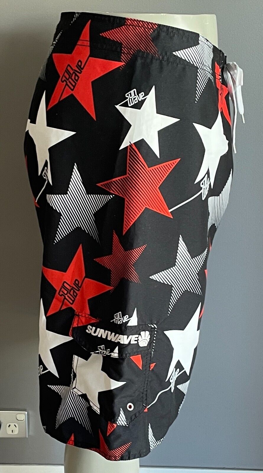Board Shorts SUNWAVE Swim Trunks Black Red White Stars Mens Size 40 102cm Waist