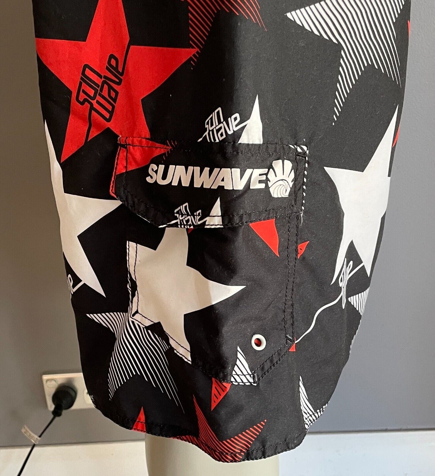 Board Shorts SUNWAVE Swim Trunks Black Red White Stars Mens Size 40 102cm Waist