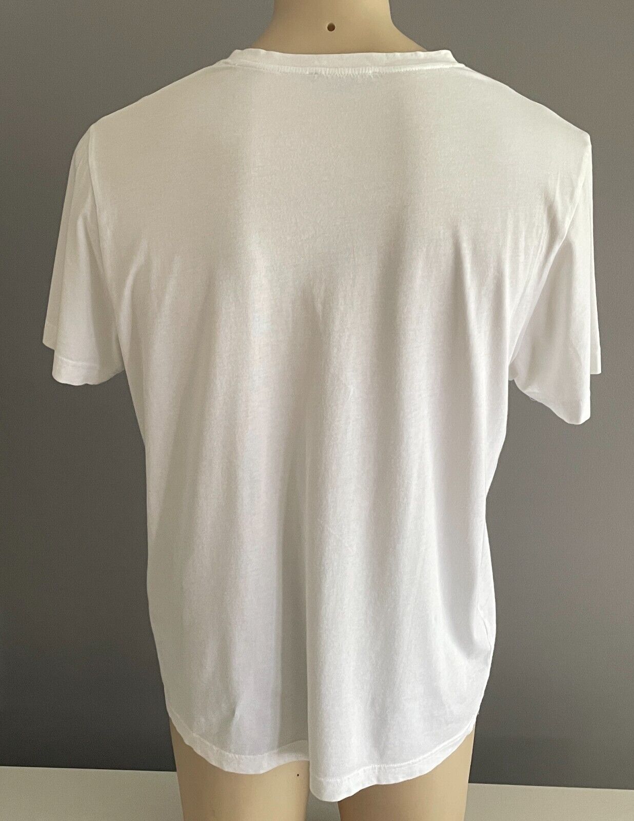 Mens SABA T-Shirt White Short Sleeve Top Size L Cotton V-Neck Classic Style