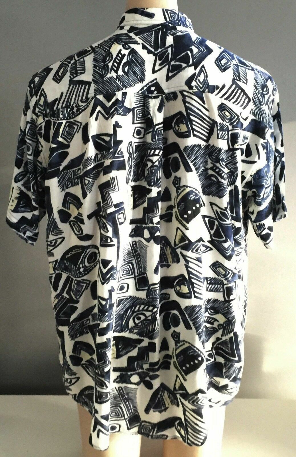 BLUE RIDGE Loud Shirt Blue White Gold Abstract Viscose Size L 100cm Chest 1980s