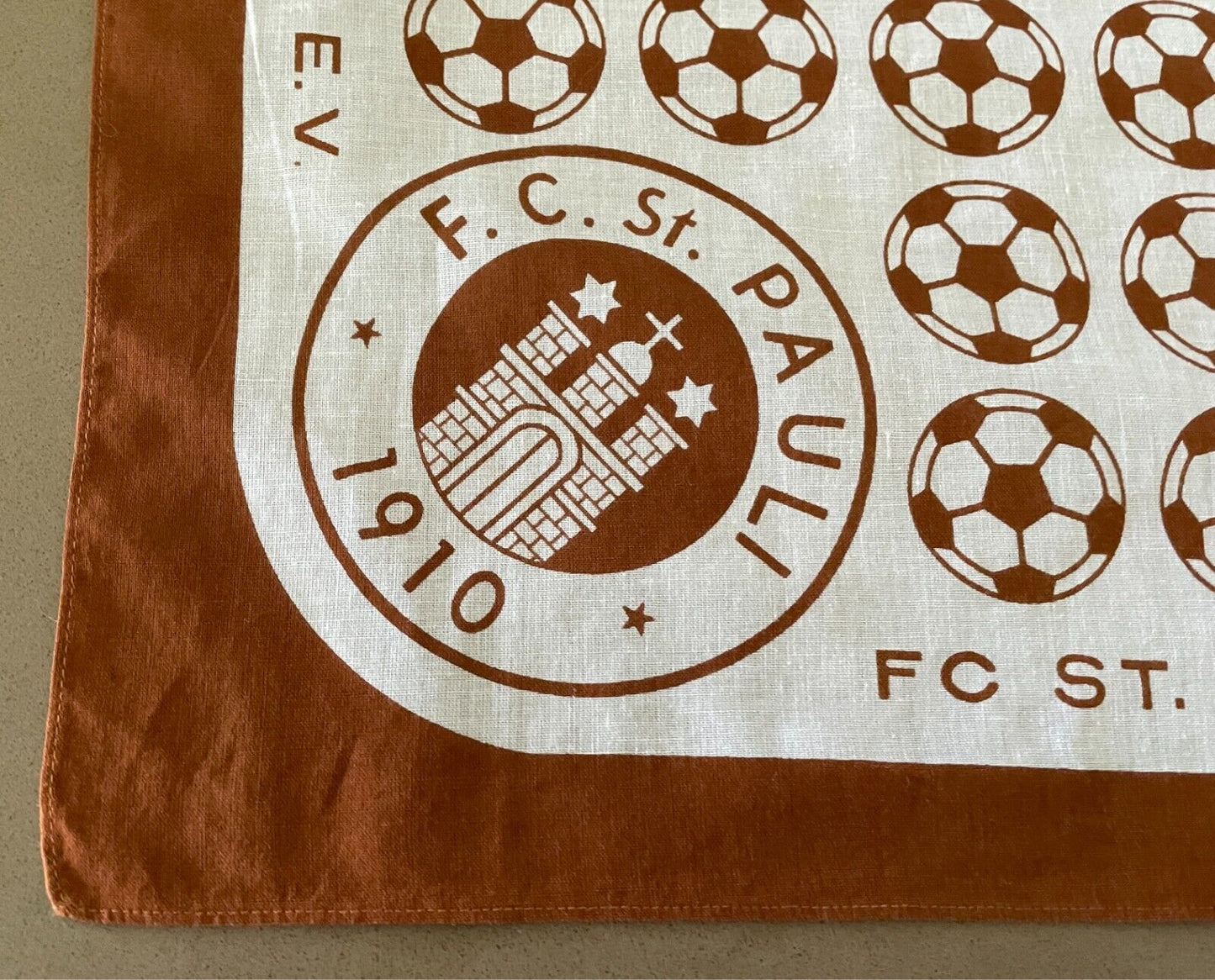 Bandana FC ST PAULI 1910 Brown White Print Square Soccer Football Unisex Scarf