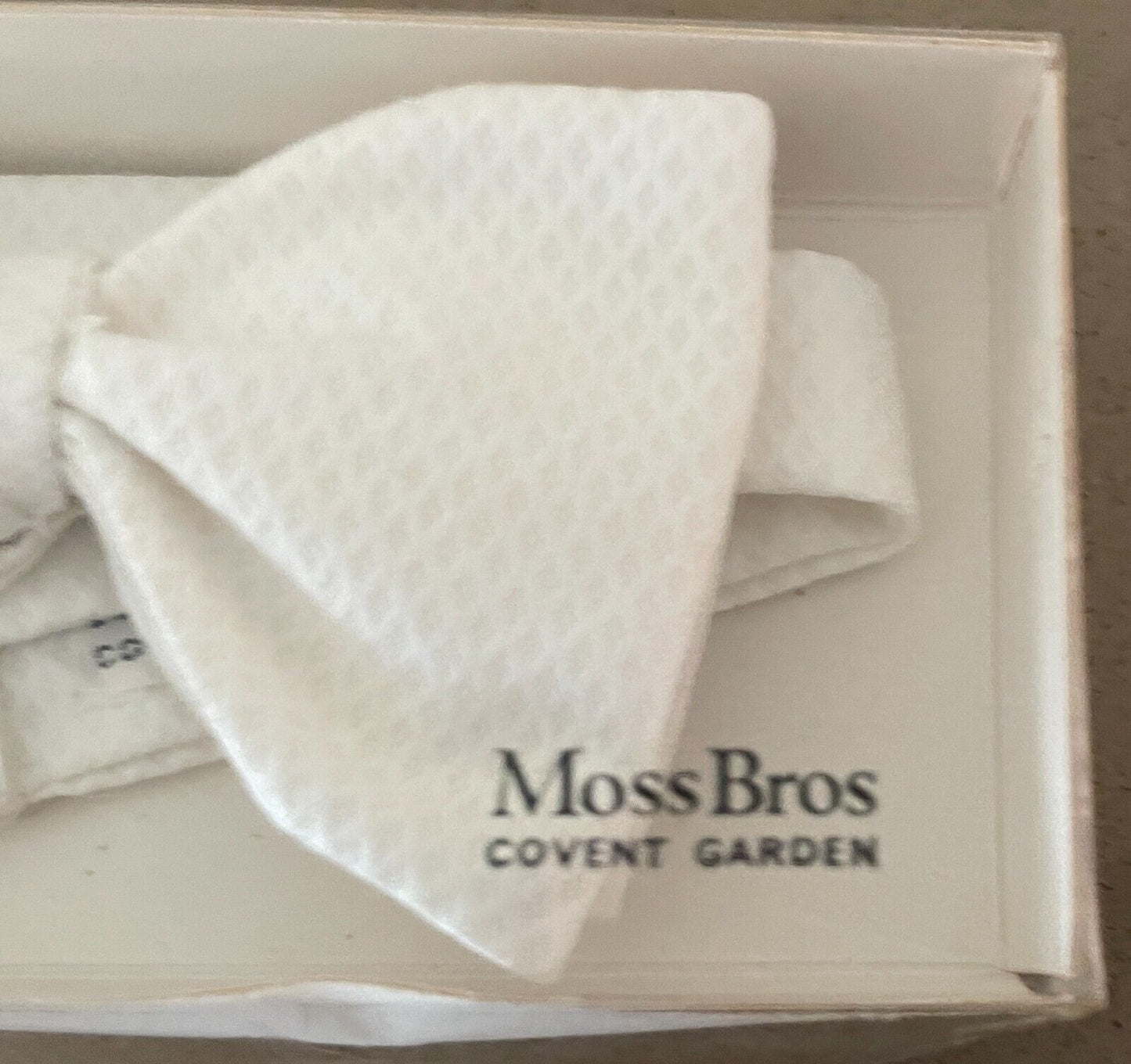 Bow Tie MOSS BROS Convent Garden White Textured Cotton Pre-tied Adjustable Neck