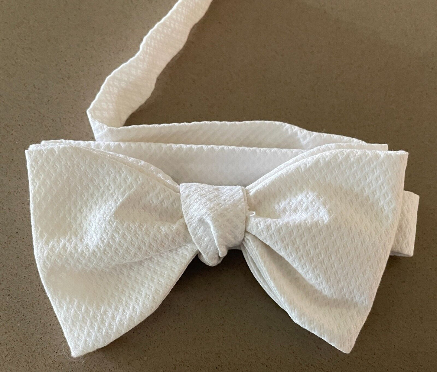 Bow Tie MOSS BROS Convent Garden White Textured Cotton Pre-tied Adjustable Neck