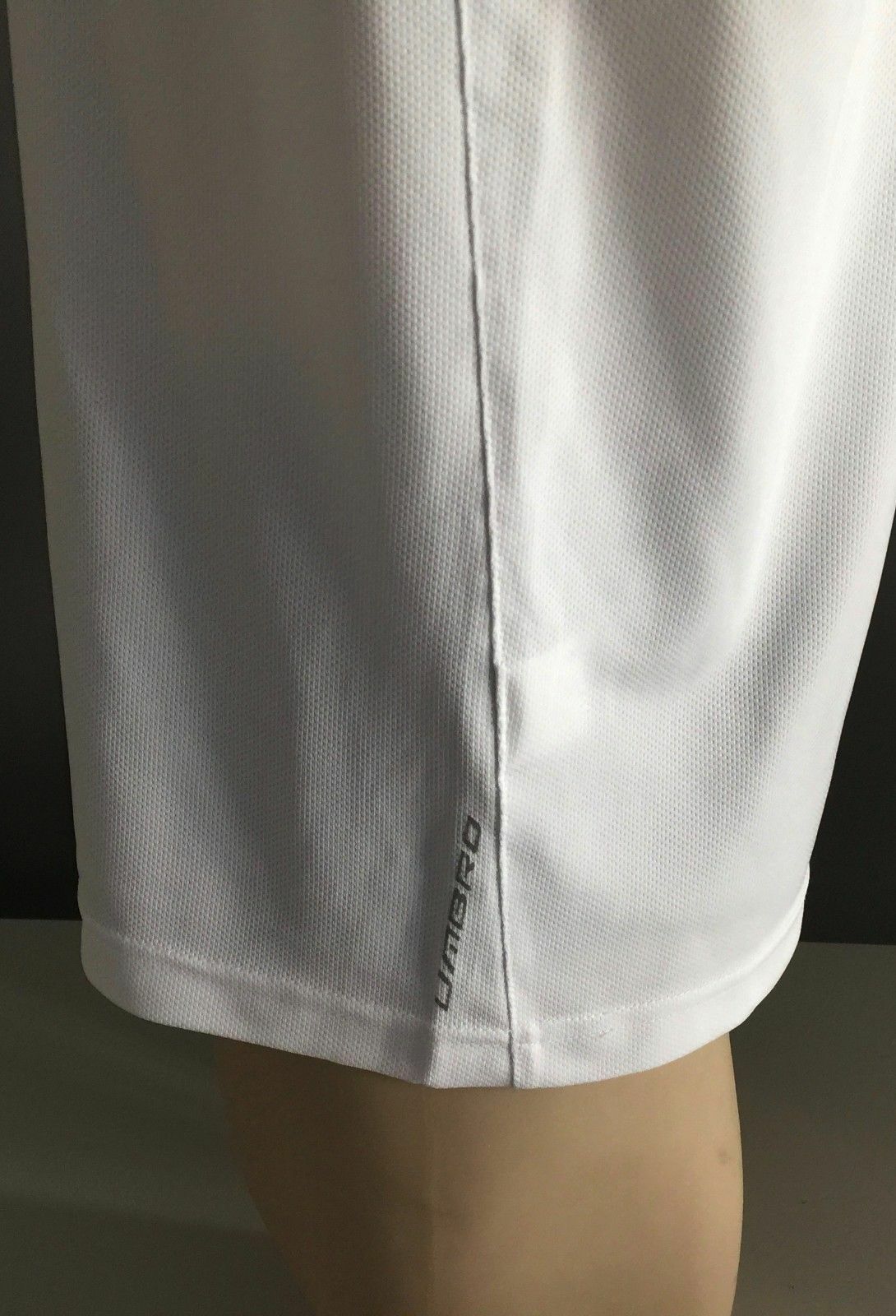 UMBRO Mens Tank Top White Sleeveless Training Running Size L Athleisure Gym Wear