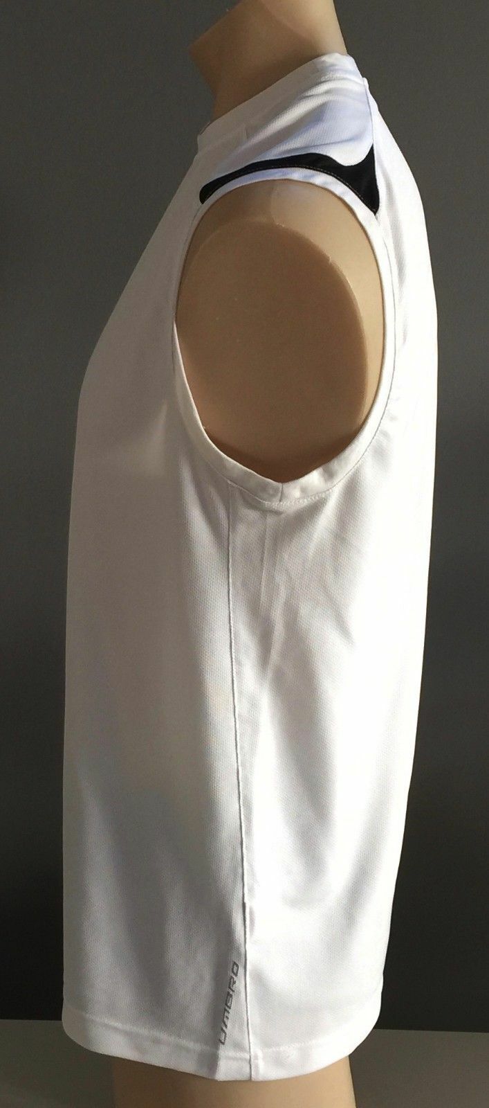 UMBRO Mens Tank Top White Sleeveless Training Running Size L Athleisure Gym Wear