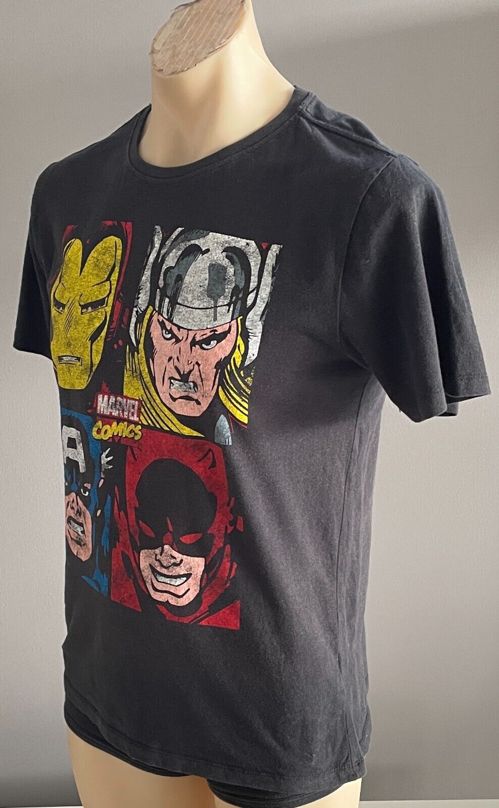 MARVEL T-Shirt Comics Black Print Top Tee Size S 102cm Chest New w Holes Unisex