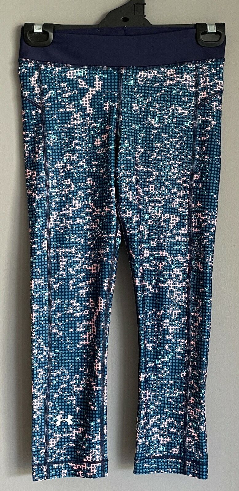 UNDER ARMOUR Leggings HeatGear Capri Green Navy Salmon Print Compression Sz XS