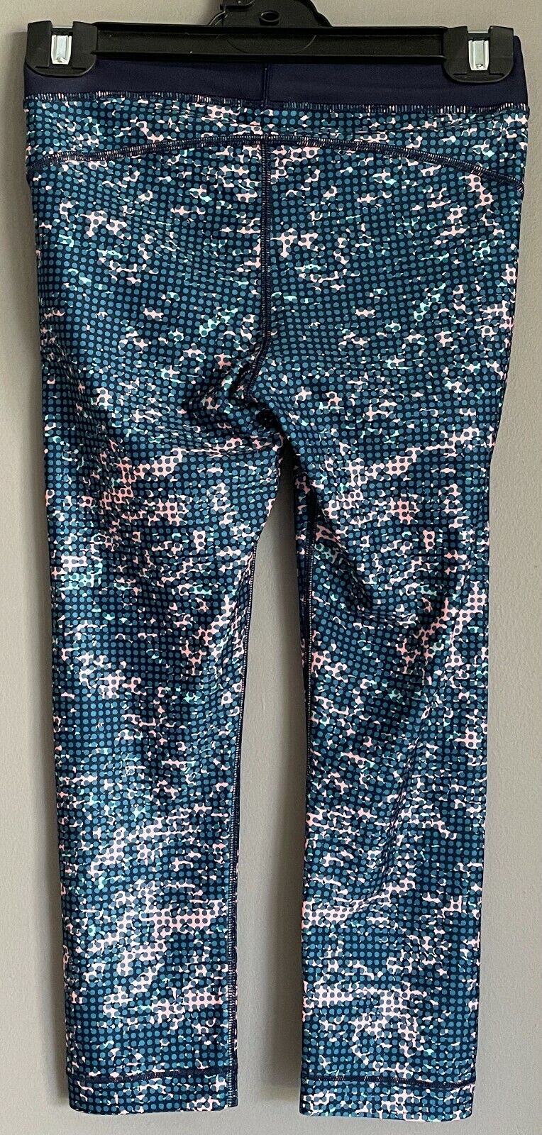 UNDER ARMOUR Leggings HeatGear Capri Green Navy Salmon Print Compression Sz XS