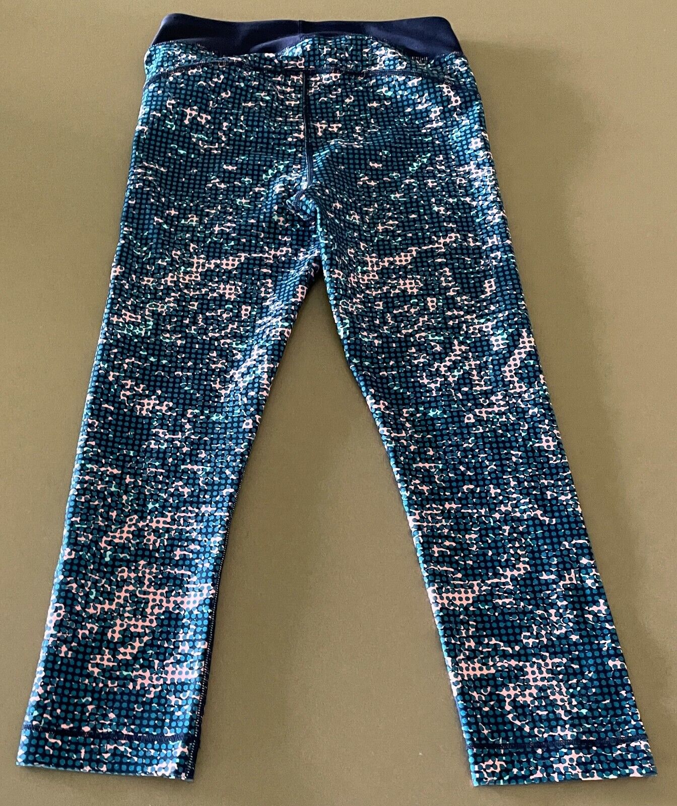UNDER ARMOUR Leggings HeatGear Capri Green Navy Salmon Print Compression Sz XS