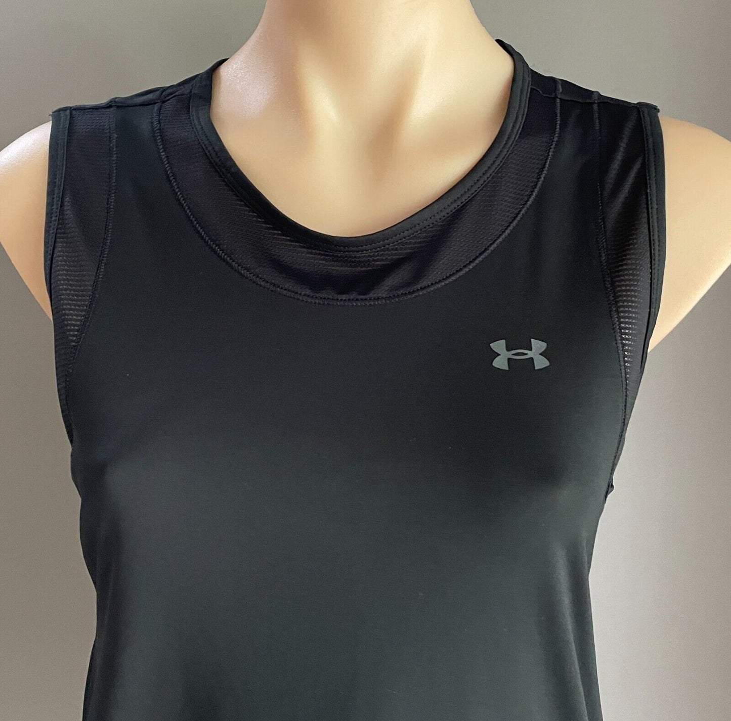 UNDER ARMOUR Tank Top Black Size 10 - 12 Running Gym Activewear Sleeveless NEW